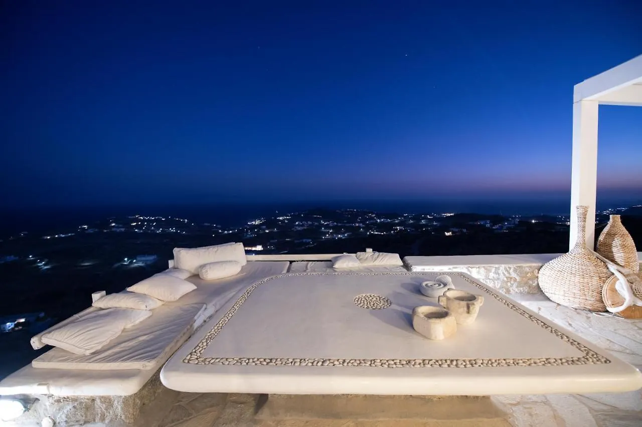 Mykonos Teatro Suites And Villa Plintri