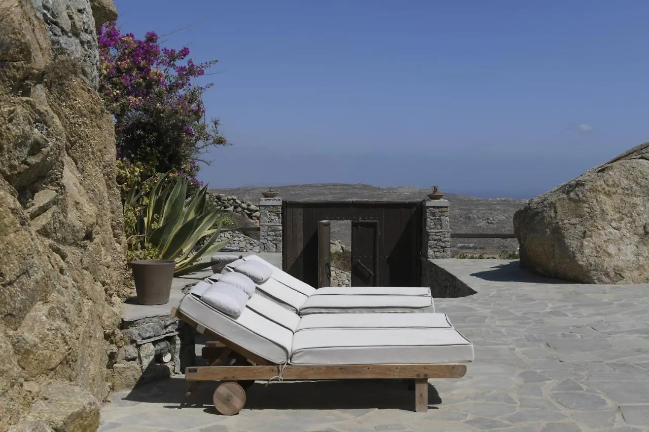 Mykonos Teatro Suites And Villa Plintri