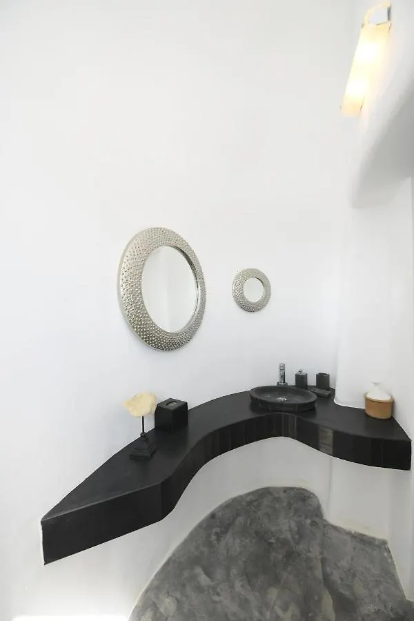 Mykonos Teatro Suites And Villa Plintri