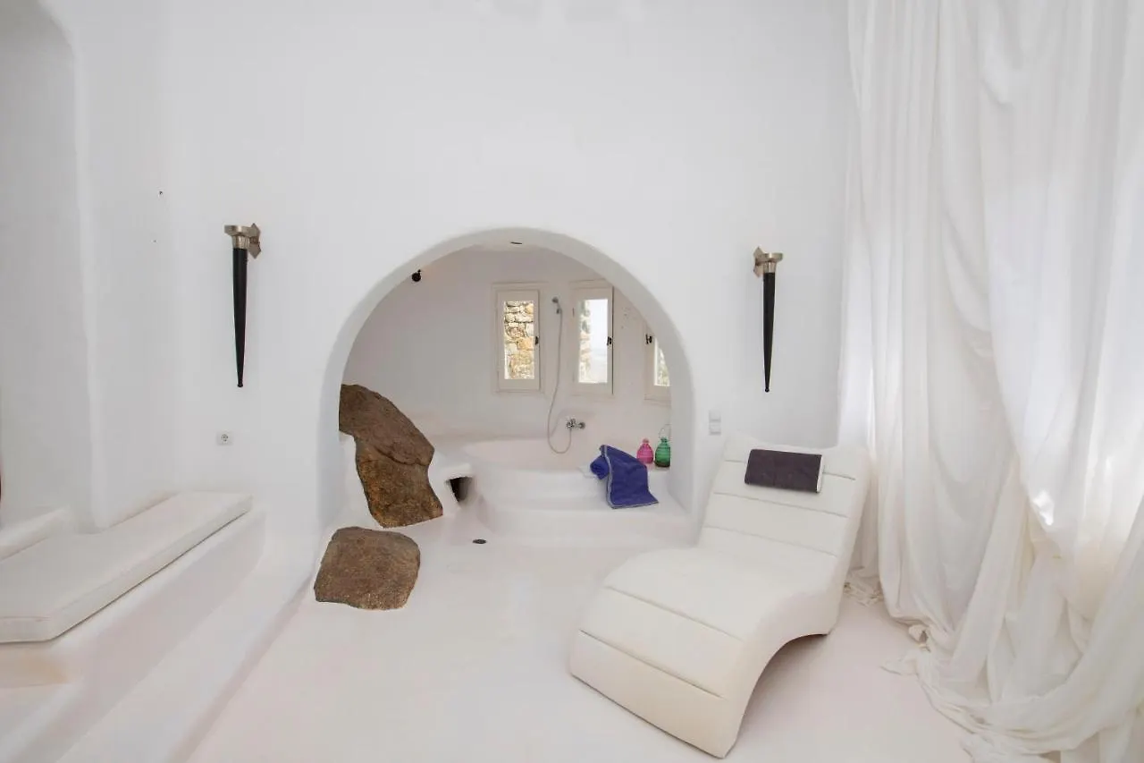 Mykonos Teatro Suites And Villa Plintri